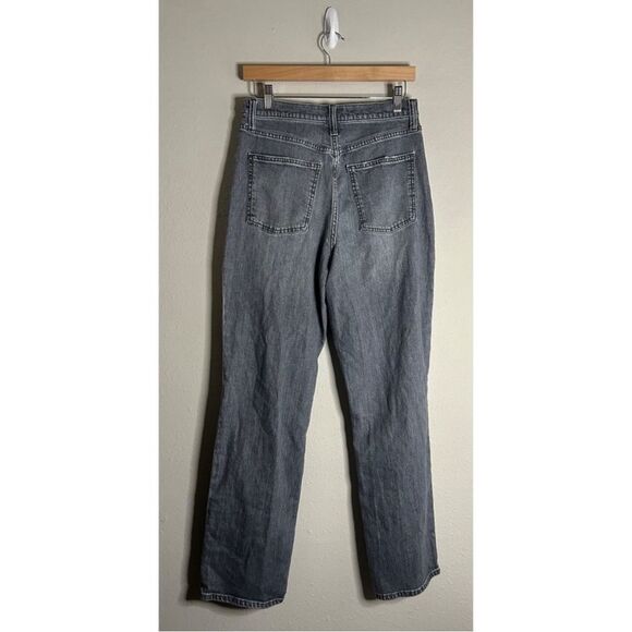 Universal Thread Gray Wash Busted Knee Vintage Straight Jeans - Picture 2 of 16